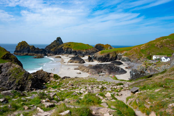 istock Kynance Cove and Beach near The Lizard Peninsula, Cornwall, England 1400605959