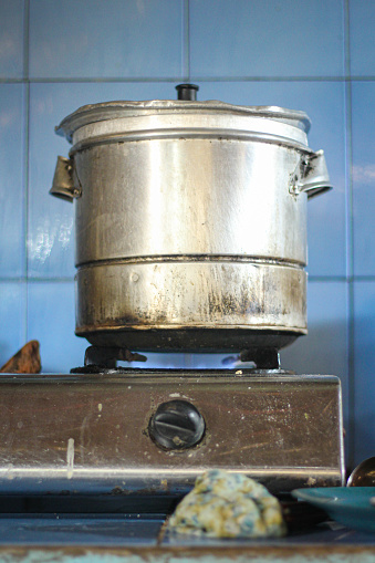 Modern cooking pot