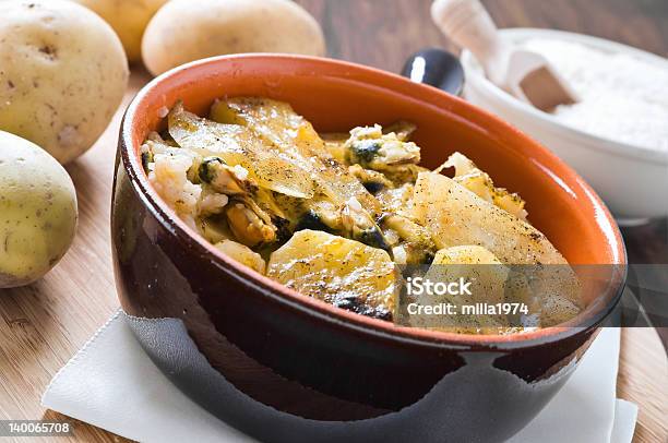 Tiella 감자 쌀 홍합 생감자에 대한 스톡 사진 및 기타 이미지 - 생감자, 캐서롤, 홍합