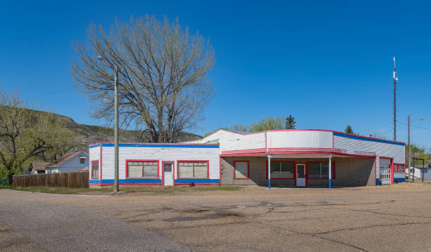 istock Abandoned Service Station at East Coulee 1400675095