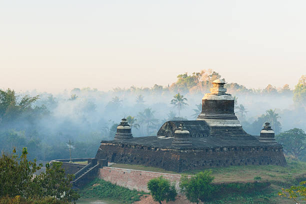 istock Myanmar (Burma), Mrauk U - Htukkanthein Temple 140069634