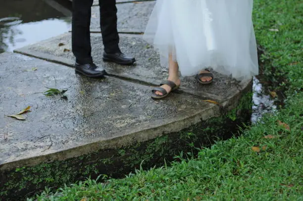 Bride's pre-wedding photo shoot in sandals