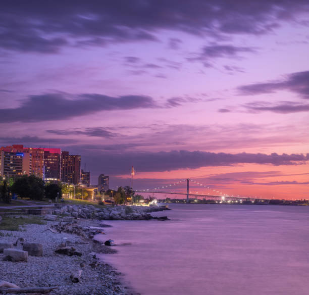 istock Windsor, Ontario Skyline - Dusk 1400724645