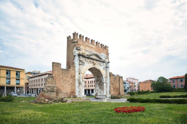 istock Ancient Romance arch of August oa Rimini 1400749371
