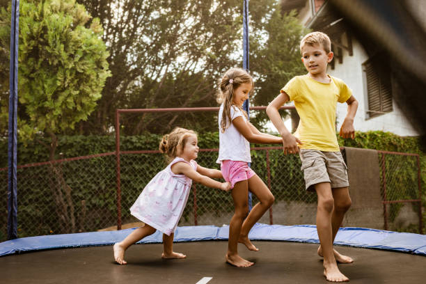 istock Beautiful children enjoying summer 1400775224