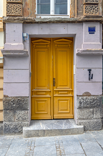 Big Double Yellow Door Old House Street Entrance