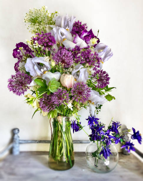 istock Romantic bouquets of spring flowers 1400790782