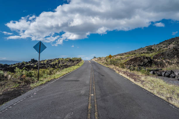 istock Scenic Road in Maui, Hawaii 1400822123