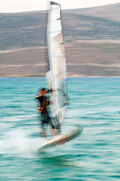 海でウィンド サーフィン - kiteboarding sunlight croatia dalmatia ストックフォトと画像