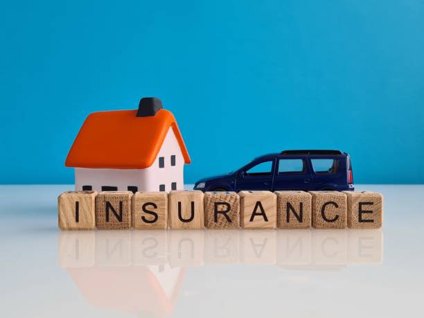 страхование дома страхование качества автомобильного транспорта крупным планом - household insurance стоковые фото и изображения