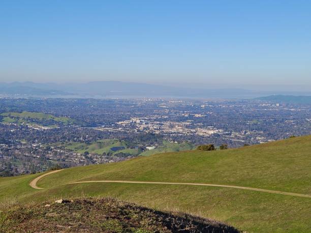 vistas del centro de walnut creek desde el sendero las trampas ridge, danville, california - mt diablo state park fotografías e imágenes de stock