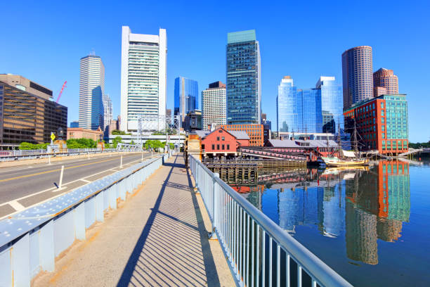 istock Downtown Boston, Massachusetts Skyline 1400858323