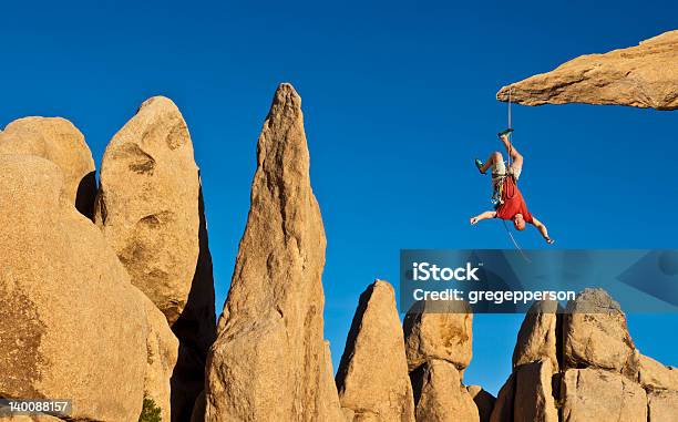 Fim Da Corda - Fotografias de stock e mais imagens de Equilíbrio - Equilíbrio, Perdido, Adversidade