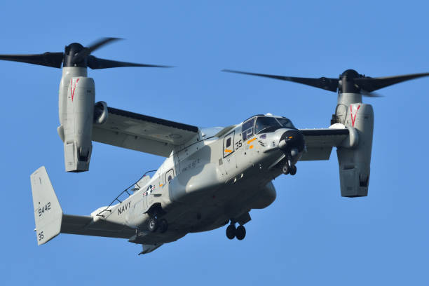 marinha dos estados unidos sino boeing cmv-22b osprey inclina aeronaves de transporte militar de vrm-30 det 2 "titãs". - v22 - fotografias e filmes do acervo