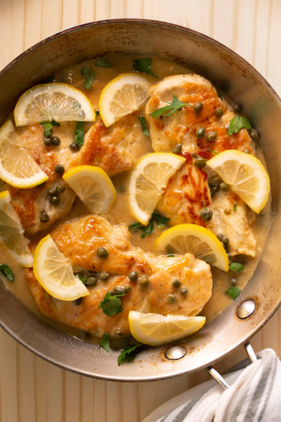 istock Lemon Chicken Piccata with Capers and White Wine 1400924595