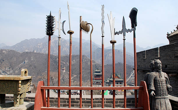 ancient spears and soldiers on Great Wall(China) ancient  chinese spears and sculpture of terracotta soldiers on Great Wall(China) qin dynasty stock pictures, royalty-free photos & images