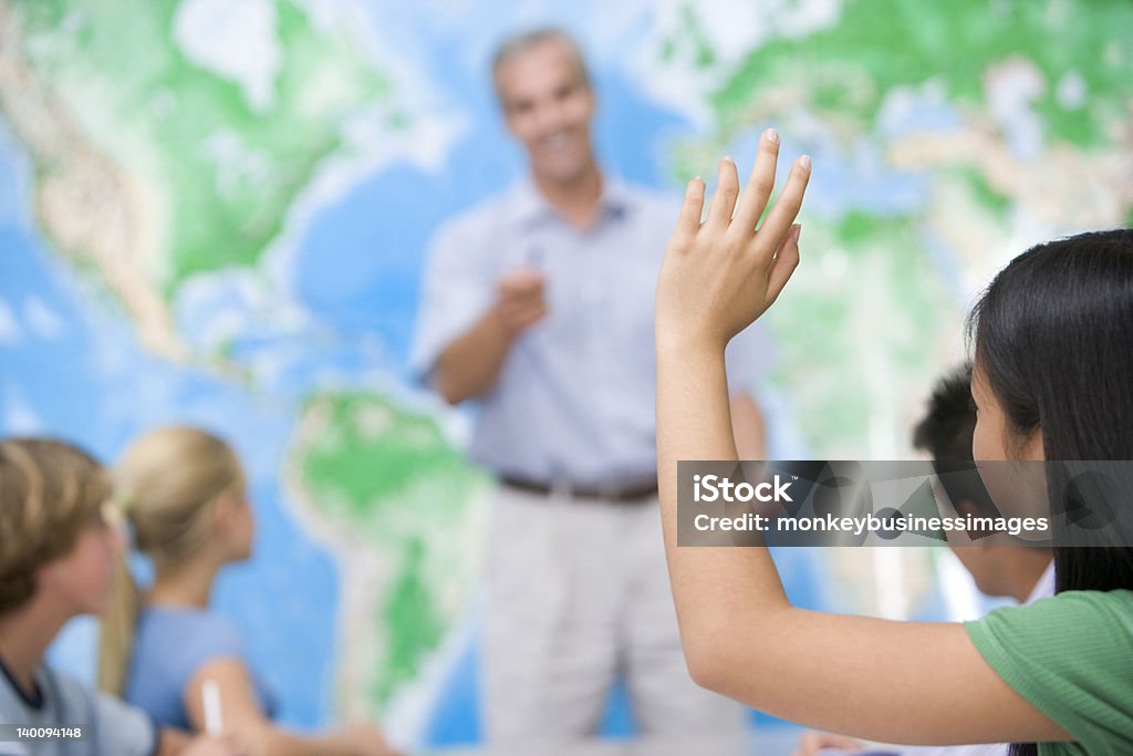 Crianças e seu professor em uma escola de alta classe - Foto de stock de Geografia Física royalty-free
