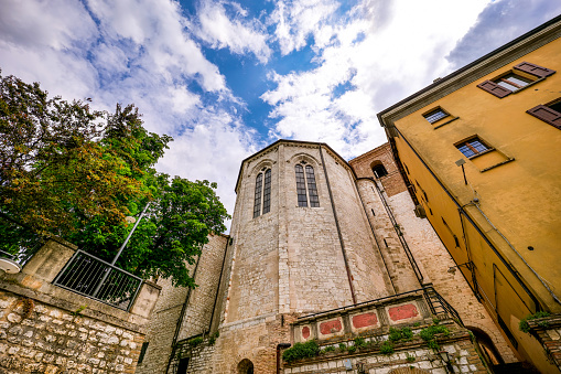 Un vistazo a la ciudad medieval de Gualdo Tadino en la región italiana de Umbría photo