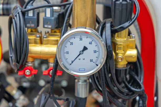 istock Hydraulic Pressure Gauge 1400978305