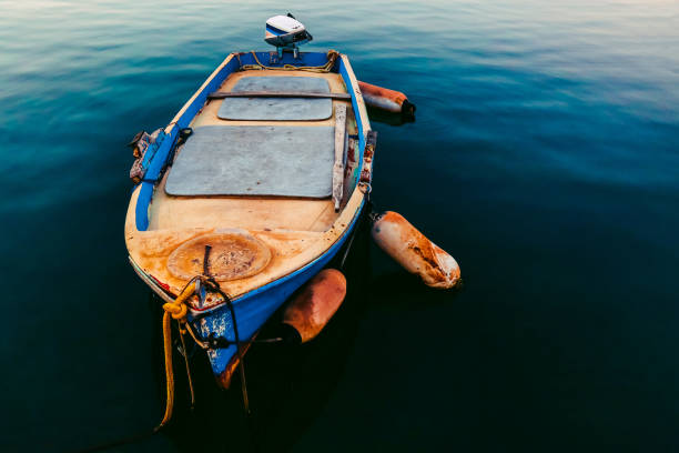 old fishing лодка - маленькая лодка стоковые фото и изображения