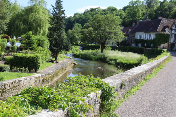 istock Semur en Auxois - Pont des Minimes 1401046220