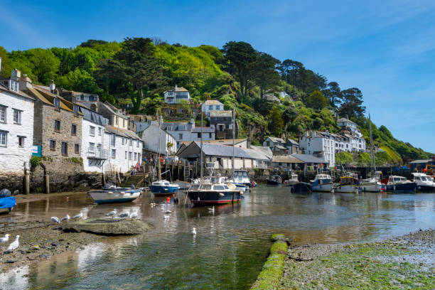 istock Polperro Fishing Village in Cornwall, England 1401109244