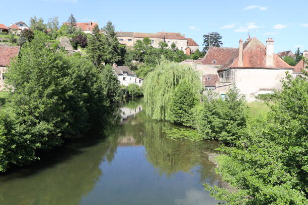 istock Semur en Auxois - Armance River 1401127865