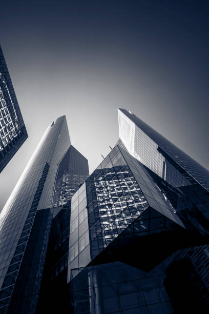 istock la defense, paris, france 1401144435