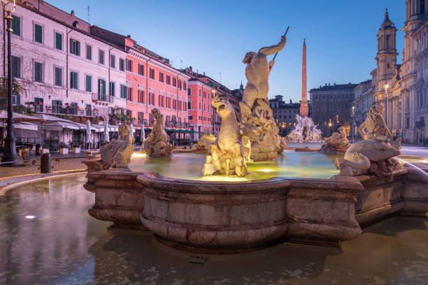 фонтаны на площади пьяцца навона в риме, италия - piazza navona стоковые фото и изображения