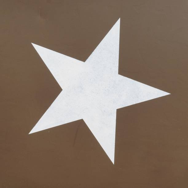 istock Star on US army vehicle 1401167636
