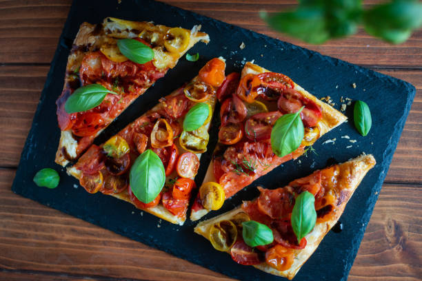 istock Tomato puff pastry tart 1401170325