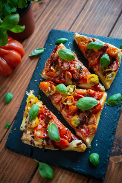istock Tomato puff pastry tart 1401170389