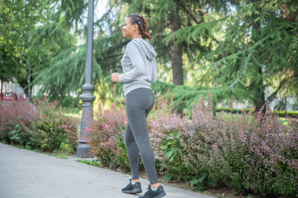 istock Young sporty woman 1401219967