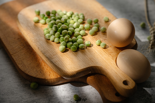 Peas and eggs in the sun
