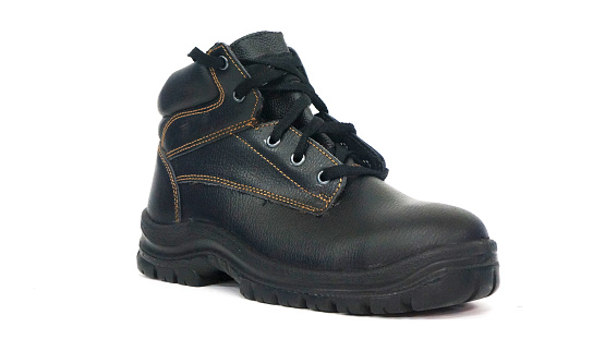 Boots made of leather, not only used as footwear, but now as a fashion, and also protect the feet, can be used for men, these shoes include safety shoes
