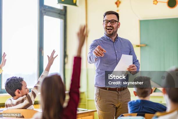 Yes You Tell Me The Answer To My Question Stock Photo - Download Image Now - Teacher, Education Occupation, Professor