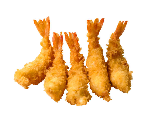 жареные креветки темпура выделены на белом фоне. - tempura стоковые фото и изображения