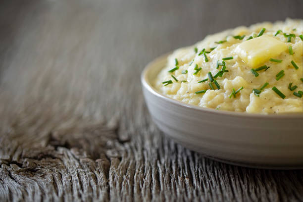 creamy mashed root vegetables - healthy mashed potato variation - parsnip vegetable food winter imagens e fotografias de stock