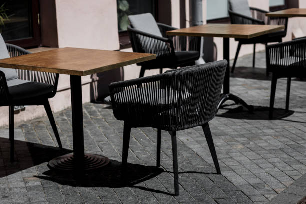 istock Street view of terrace 1401330531