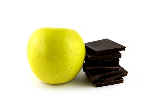 istock juicy apple and dark chocolate slices 1401350242
