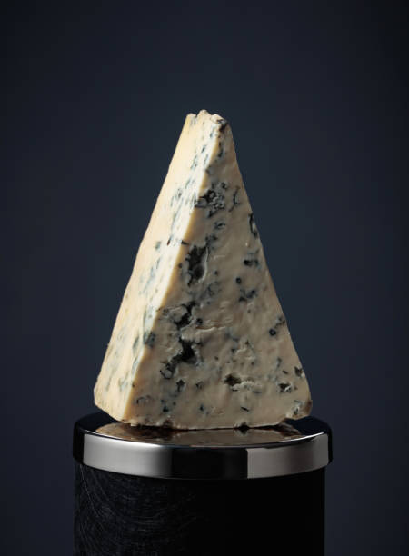 istock Triangle piece of blue cheese. 1401353413