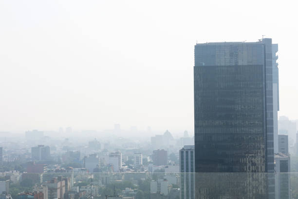 luftverschmutzung in mexiko-stadt am morgen - smog mexico mexico city air pollution stock-fotos und bilder