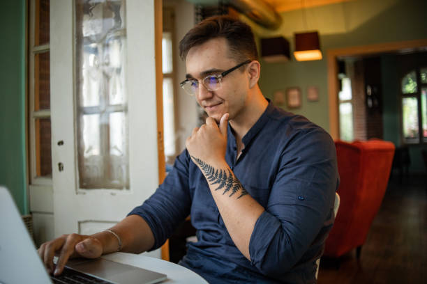 istock I work online which gives me the freedom to work from my favorite cafe 1401364982