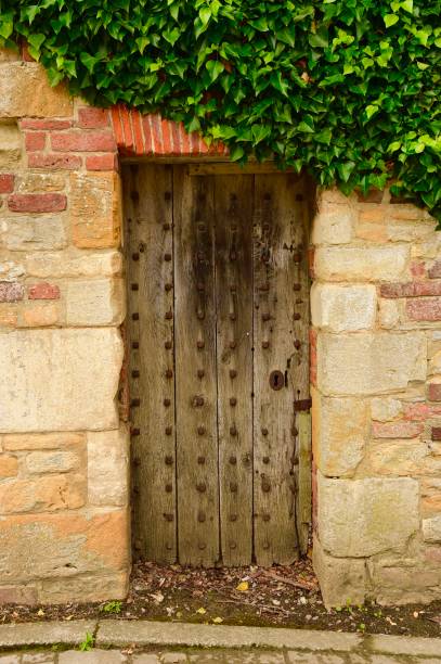 istock English Village 1401383156