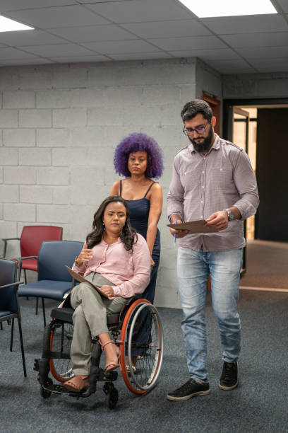 istock Coworkers meeting 1401389730
