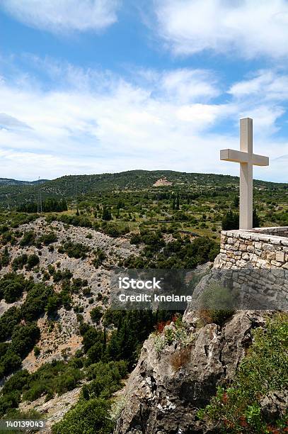 Krzyż Na Góry - zdjęcia stockowe i więcej obrazów Bez ludzi - Bez ludzi, Biały, Bóg
