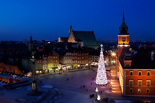 istock Old Town Square in Warsaw 140141549