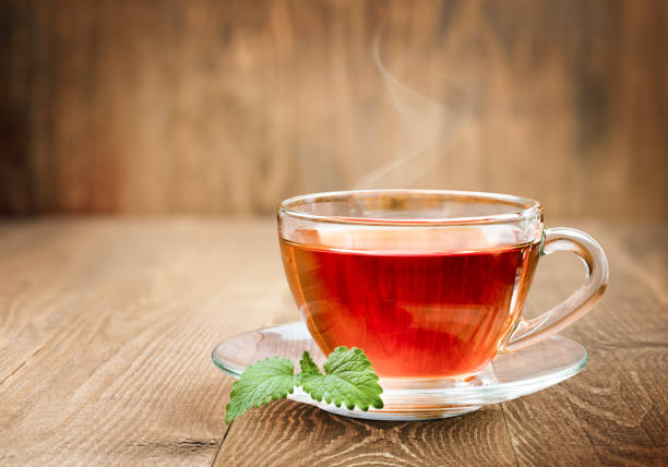 뜨거운 차 한 잔 - herbal tea 이미지 뉴스 사진 이미지