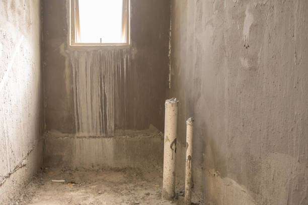 istock Unfinished apartment interior in a morning 1401441212