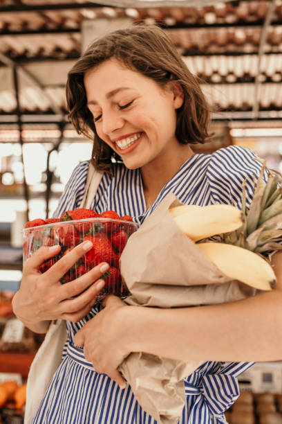 istock Loving my fruits 1401458538